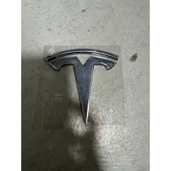 TESLA MODEL X ZNACZEK EMBLEMAT 1047854-00-A